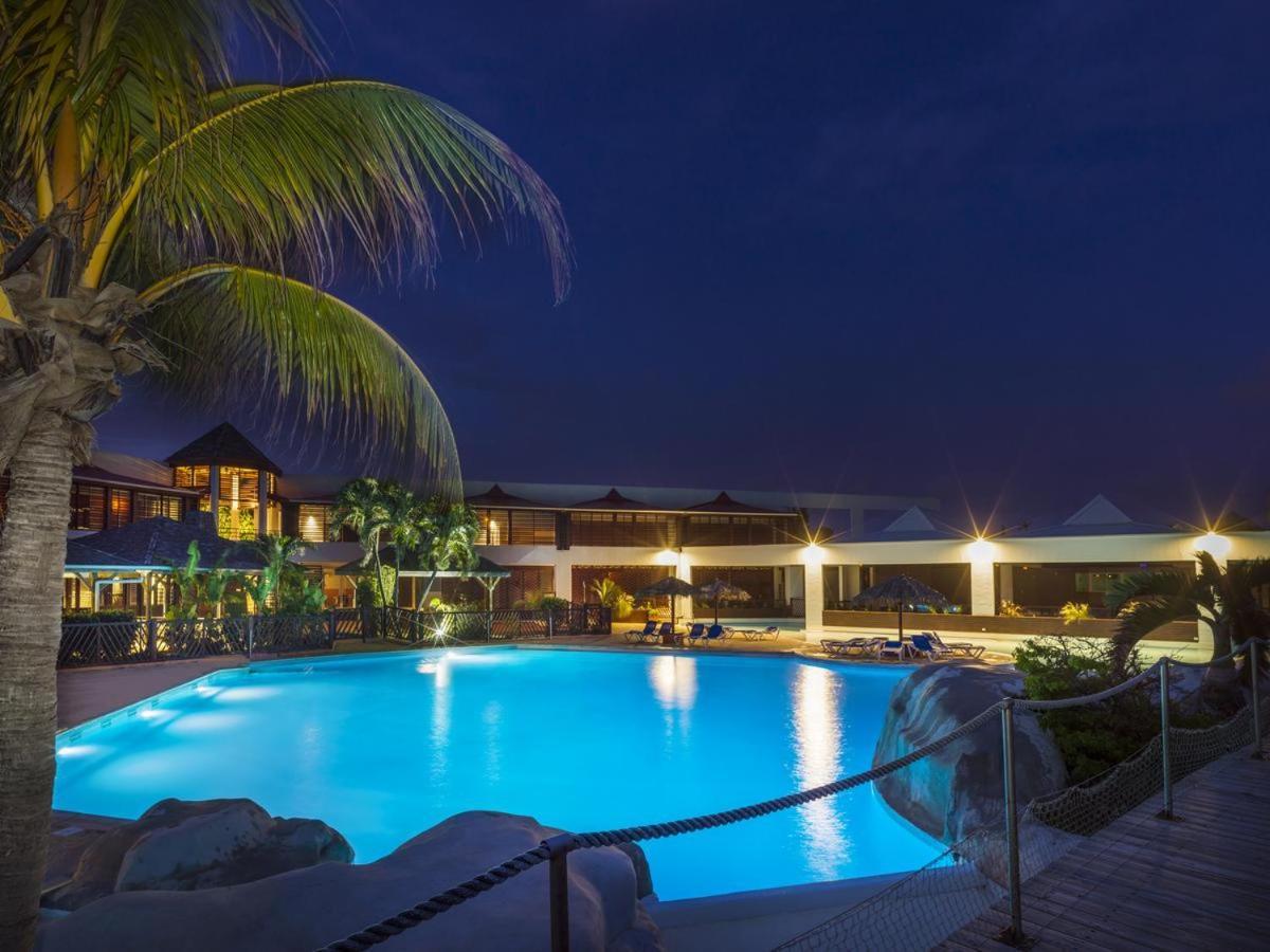 Vue Mer & Acces Direct A La Plage Avec Magnifique Piscine Surveillee Par Un Maitre Nageur Saint-Francois  Bagian luar foto