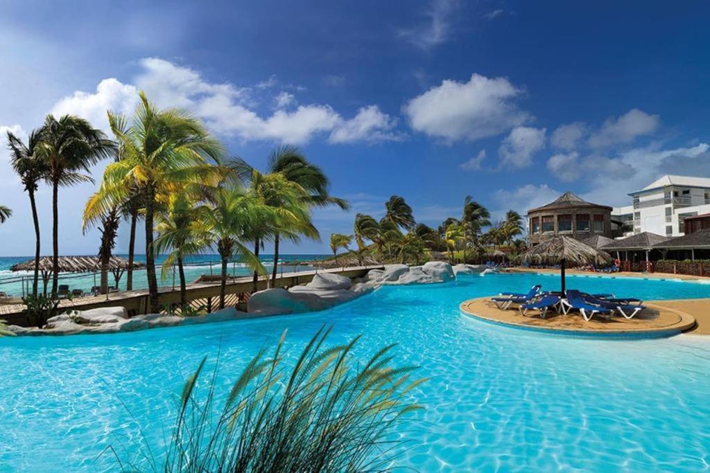 Vue Mer & Acces Direct A La Plage Avec Magnifique Piscine Surveillee Par Un Maitre Nageur Saint-Francois  Bagian luar foto