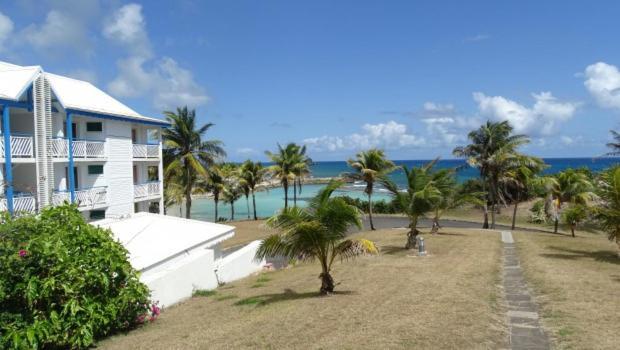 Vue Mer & Acces Direct A La Plage Avec Magnifique Piscine Surveillee Par Un Maitre Nageur Saint-Francois  Bagian luar foto